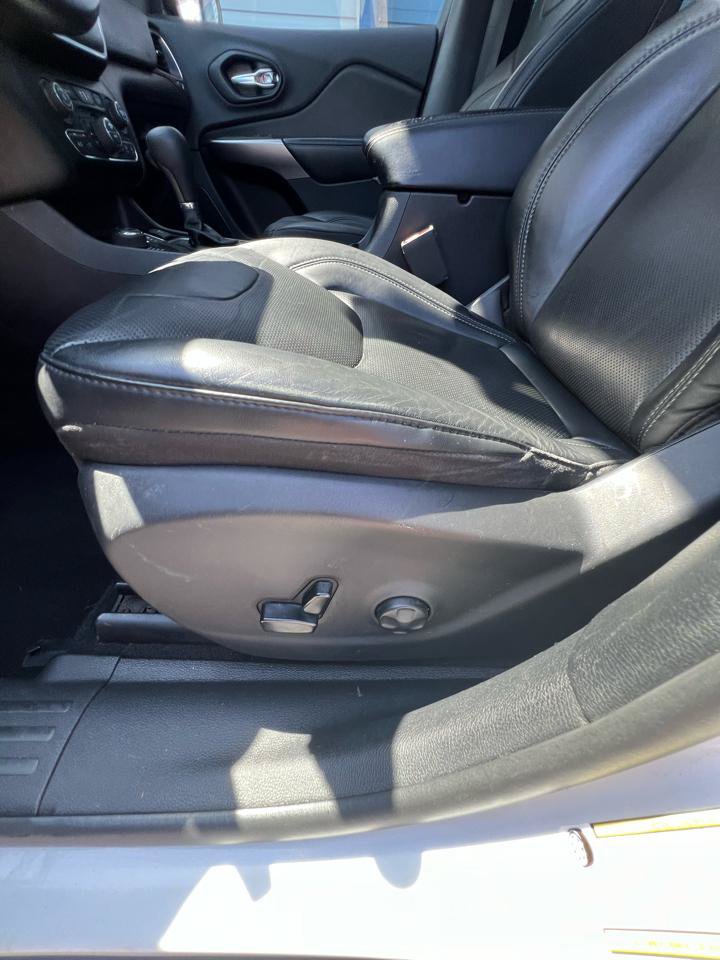 Used 2020 Jeep Cherokee Latitude Lux w/ Comfort/Convenience Group AWD/4WD image 22