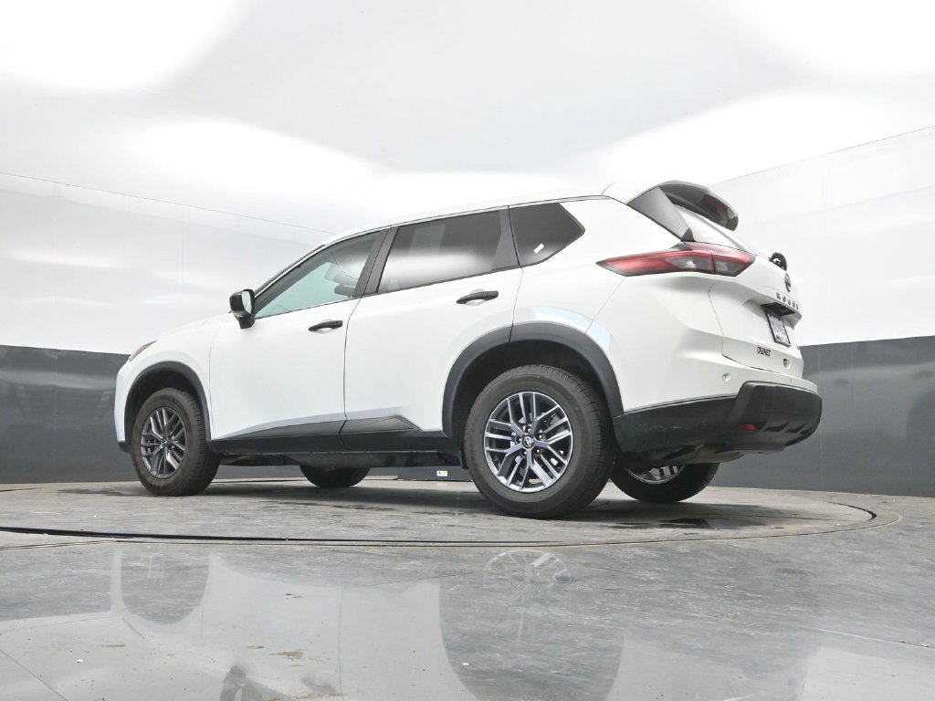 Used 2024 Nissan Rogue S AWD/4WD image 35