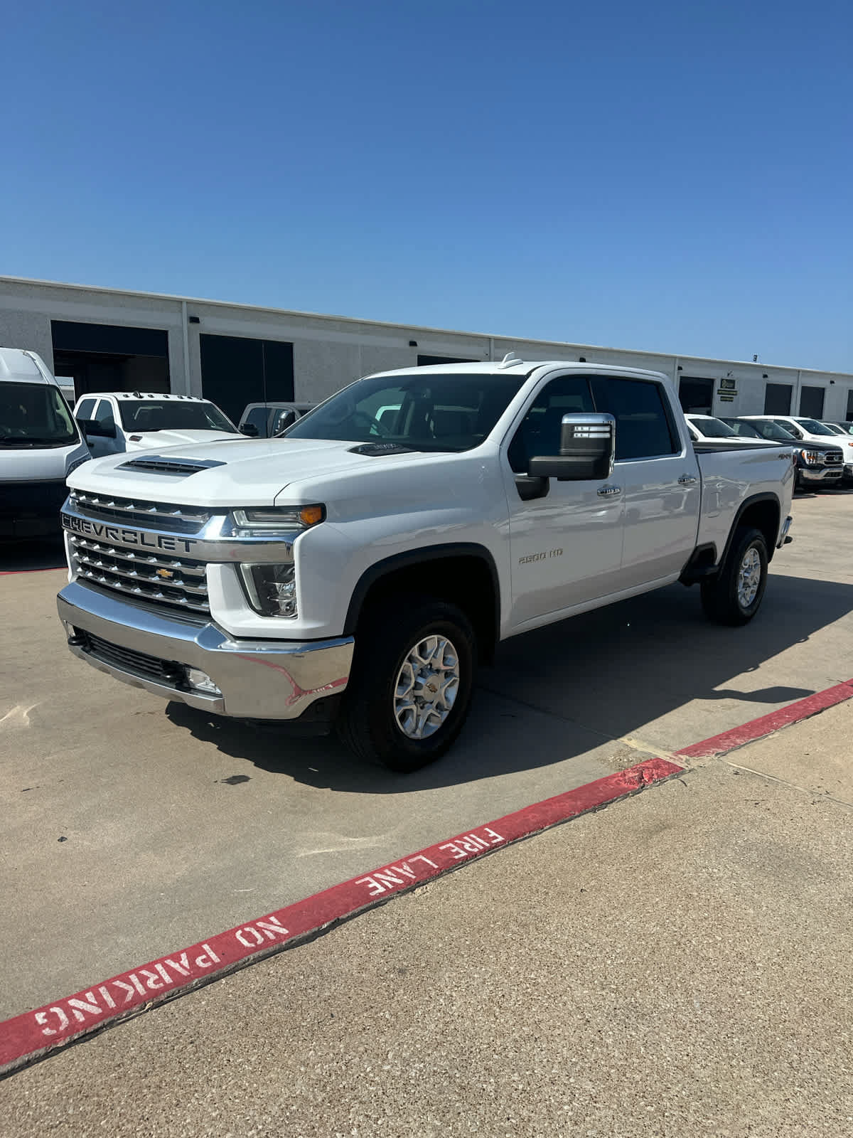 Used 2021 Chevrolet Silverado 2500 LTZ AWD/4WD image 3