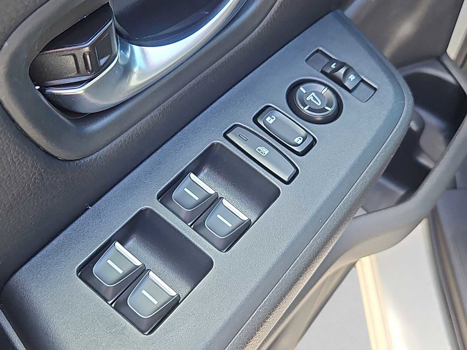 Used 2023 Honda Pilot Touring image 28