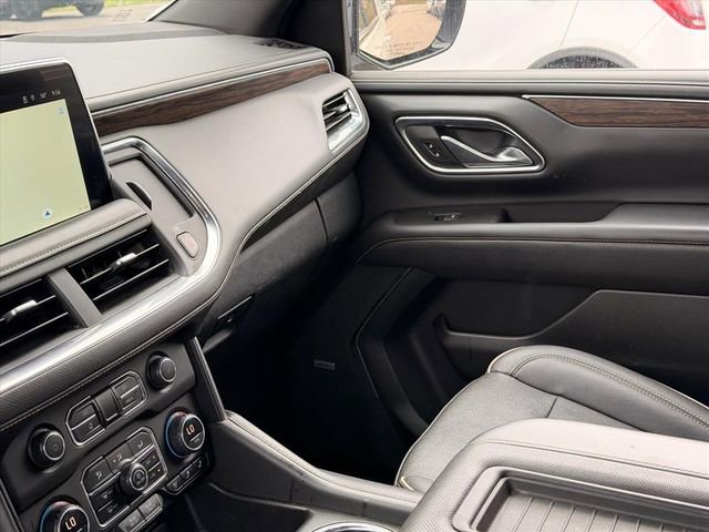 Used 2023 Chevrolet Suburban Premier image 12