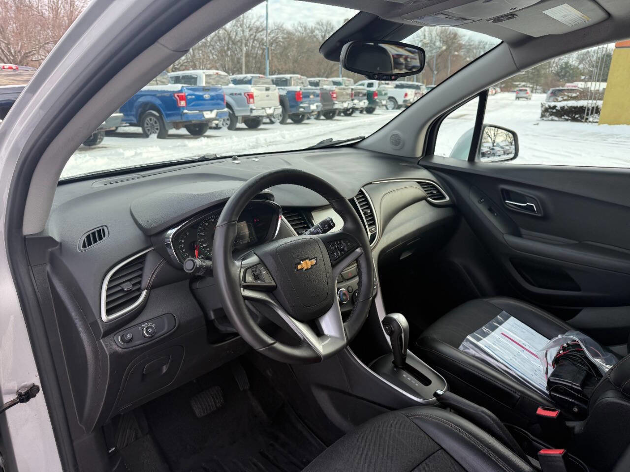 Used 2017 Chevrolet Trax LT w/ LT Convenience Package image 2