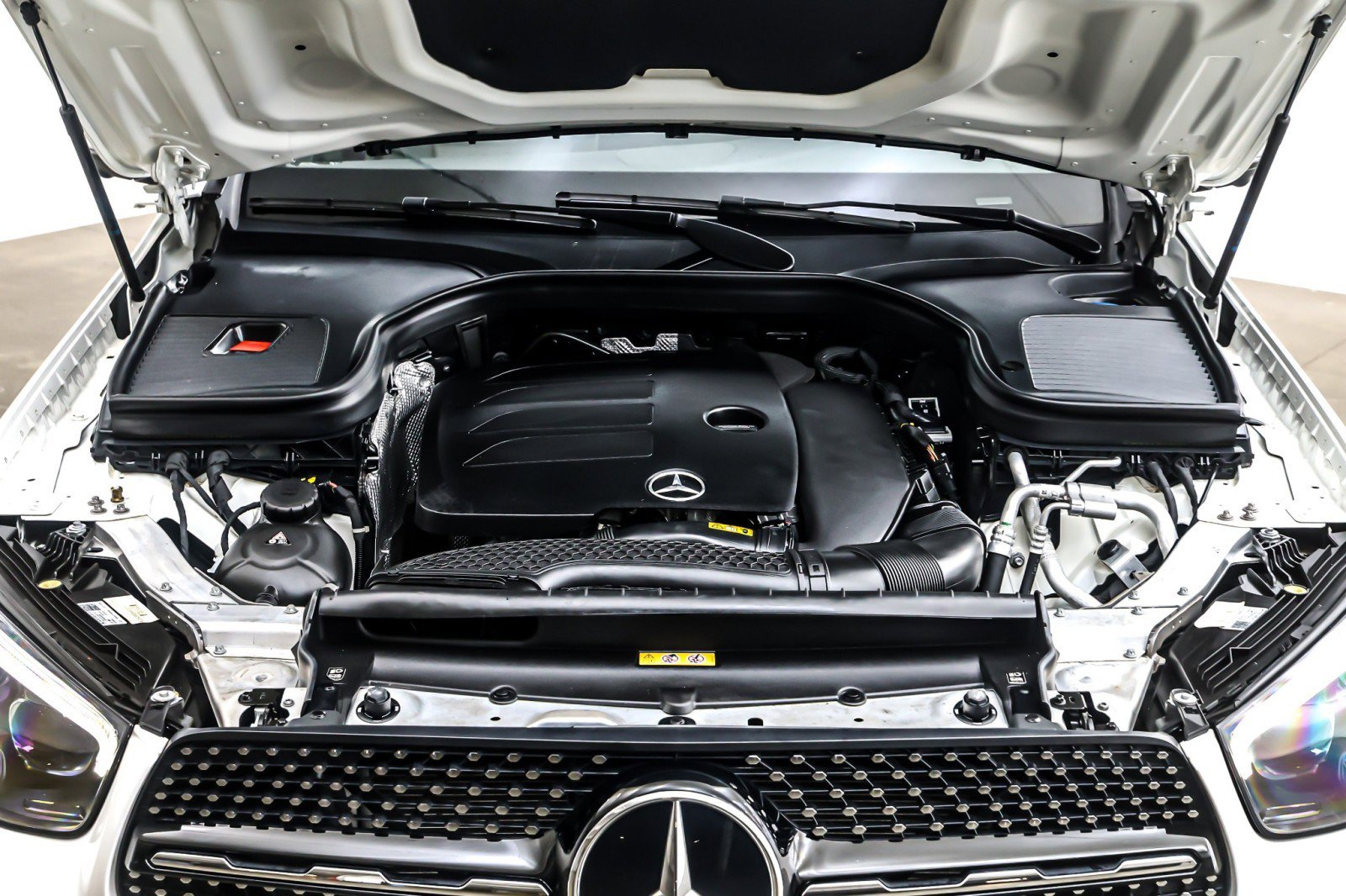 Used 2022 Mercedes-Benz GLC 300 4MATIC Coupe image 12