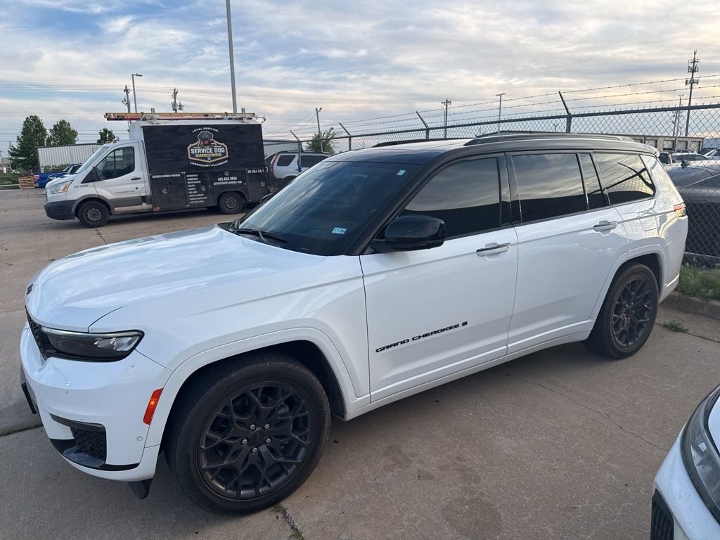 Used 2024 Jeep Grand Cherokee L Summit image 3