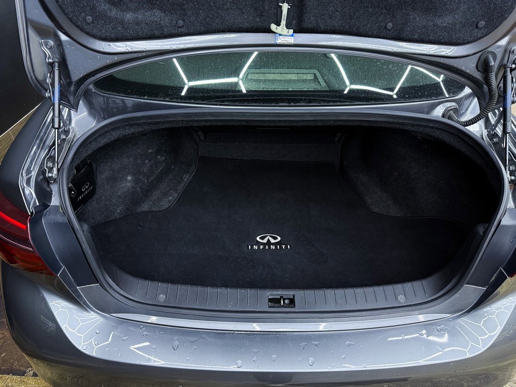 Used 2018 INFINITI Q50 Luxe w/ Essential Package (3.0T Luxe) image 29