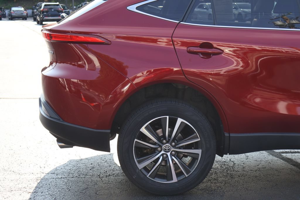 Certified 2022 Toyota Venza LE AWD/4WD image 8