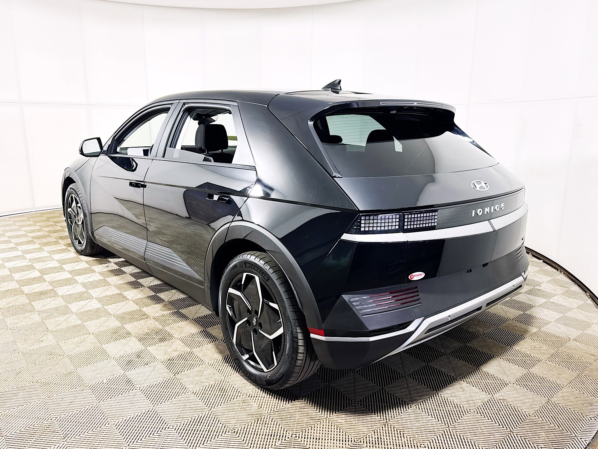 Used 2024 Hyundai Ioniq 5 SEL image 8