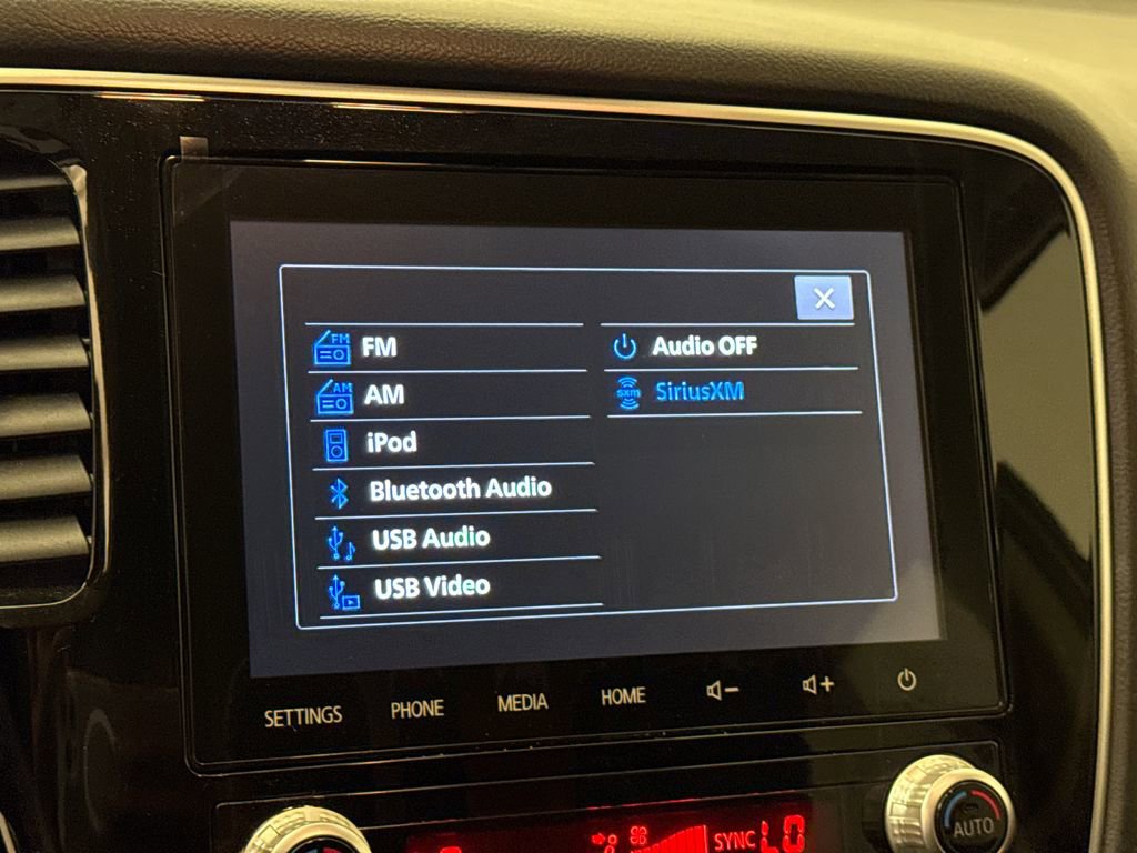 Used 2020 Mitsubishi Outlander FWD image 25