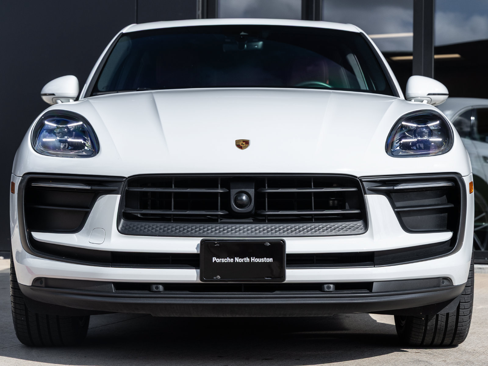 Certified 2025 Porsche Macan w/ Premium Package Plus AWD/4WD image 8
