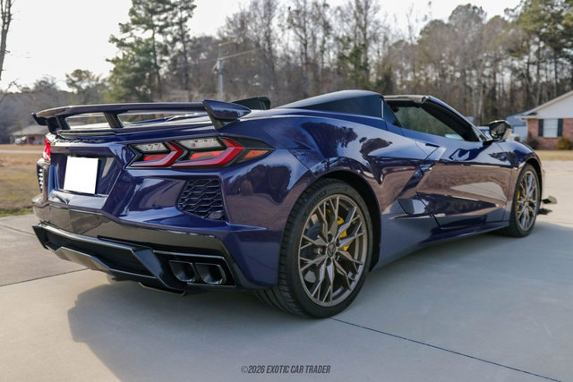 Used 2025 Chevrolet Corvette Stingray Premium Conv w/ Z51 Performance Package RWD image 8