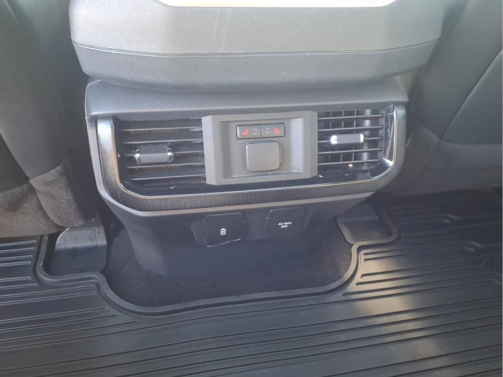 Used 2022 Ford F150 Lightning Platinum AWD/4WD image 21