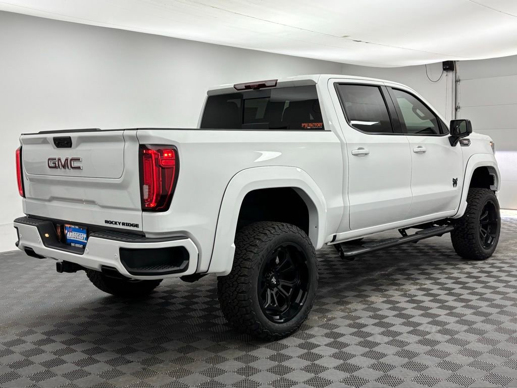 New 2025 GMC Sierra 1500 AT4 w/ AT4 Premium Package image 8