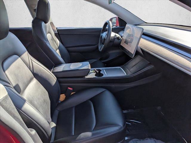 Used 2022 Tesla Model Y Long Range image 21