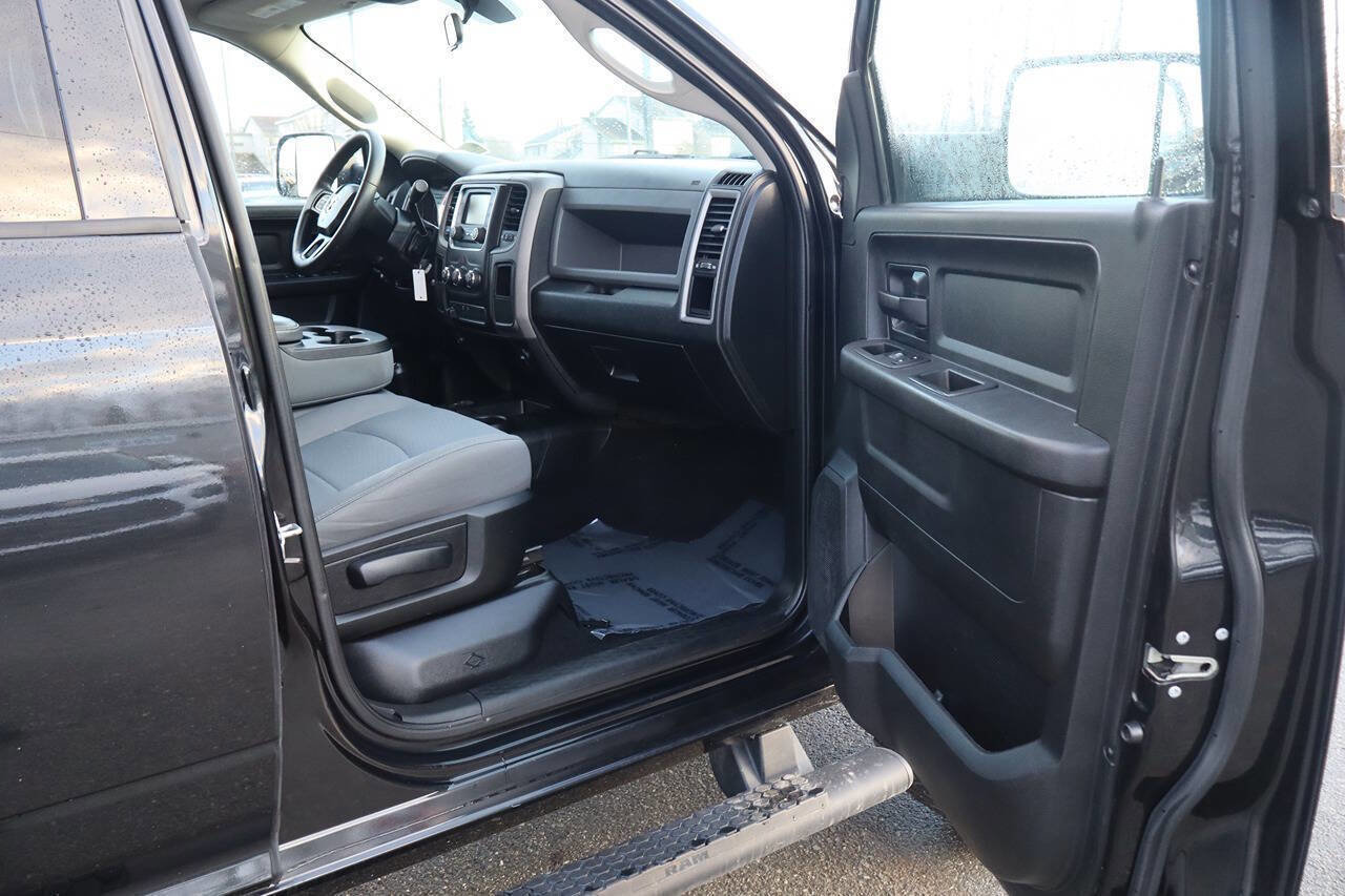 Used 2018 RAM 3500 Tradesman w/ Chrome Appearance Group image 21