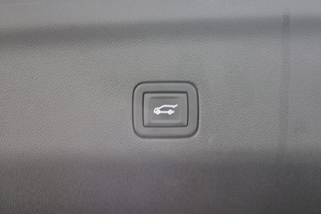 Used 2024 GMC Yukon SLT image 18