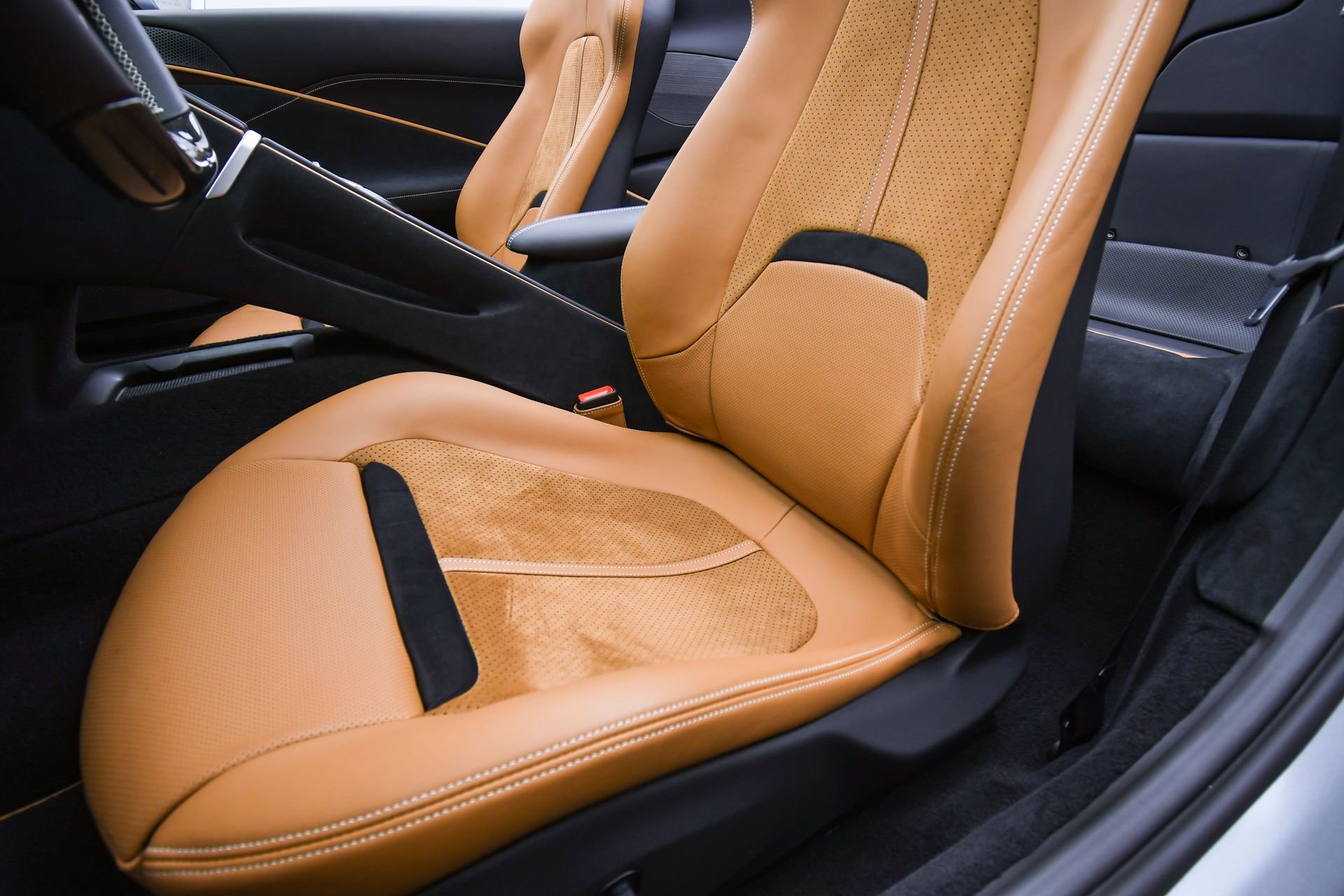 Used 2025 Ferrari Roma Spider image 57