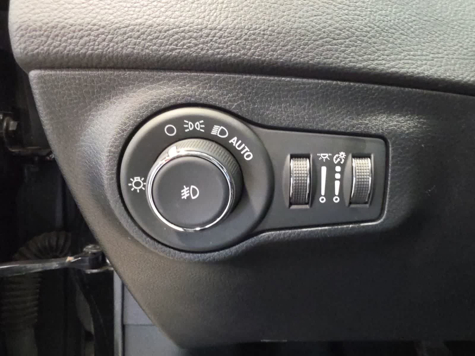 Used 2019 Jeep Compass Limited AWD/4WD image 17