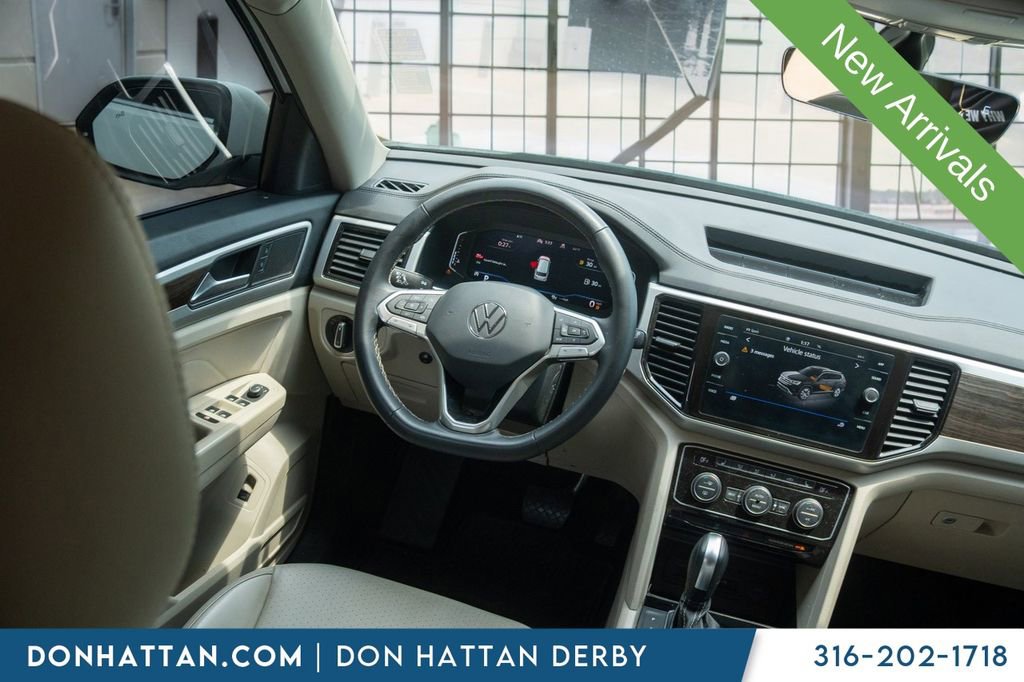 Used 2022 Volkswagen Atlas SE w/ Black Wheel Package AWD/4WD image 17