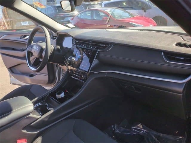 Used 2024 Jeep Grand Cherokee L Laredo w/ Luxury Tech Group I image 24