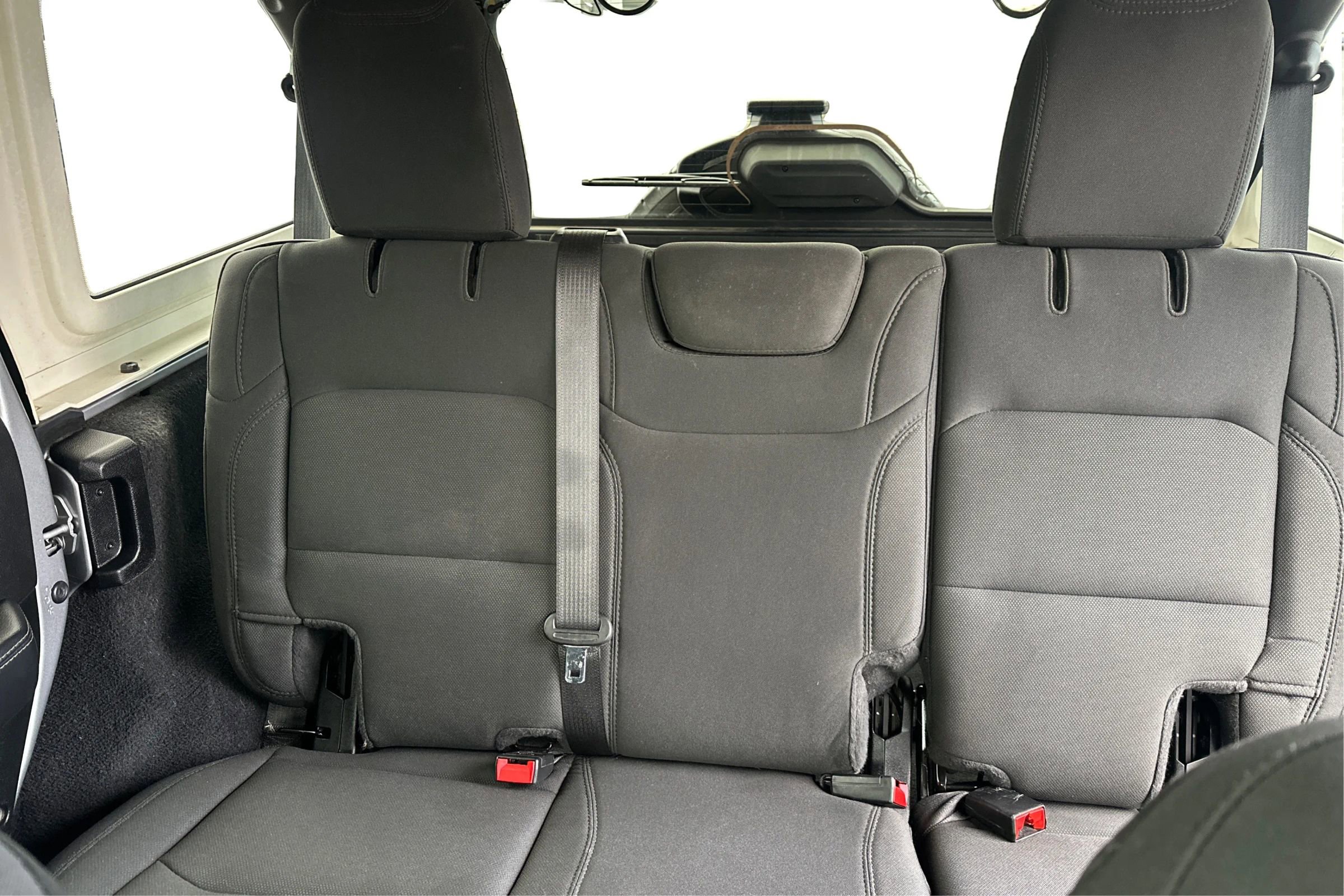 Used 2020 Jeep Wrangler Unlimited Sahara image 15