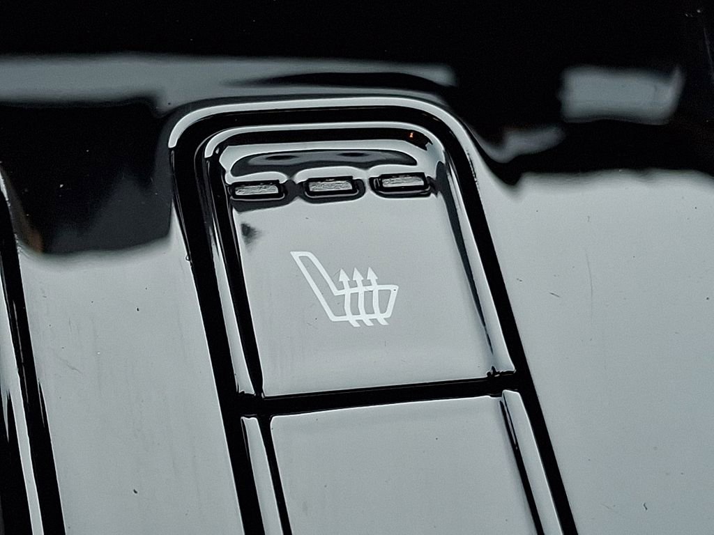 Certified 2025 Kia Niro EX image 23