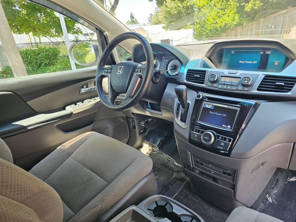Used 2017 Honda Odyssey SE image 10