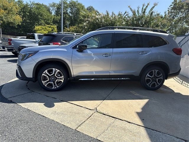 New 2025 Subaru Ascent Limited image 5
