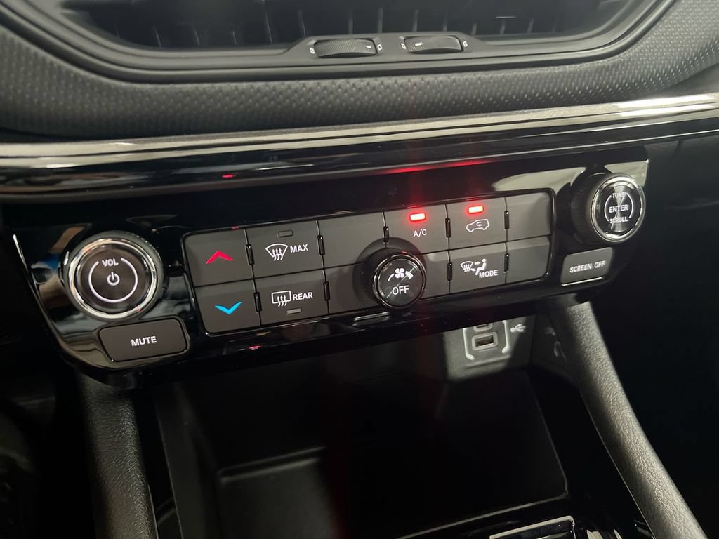 New 2026 Jeep Compass Latitude AWD/4WD image 15