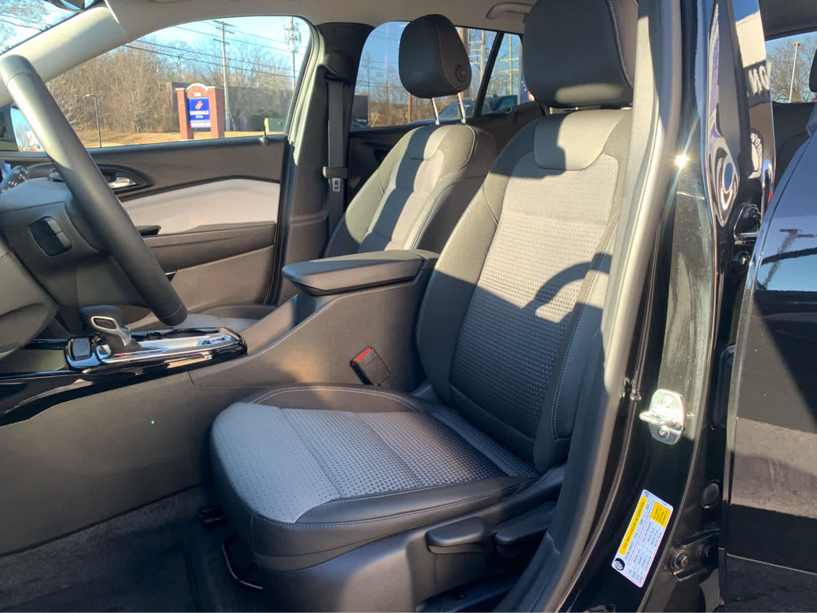 Used 2025 Chevrolet Trax LT w/ Driver Confidence Package image 12