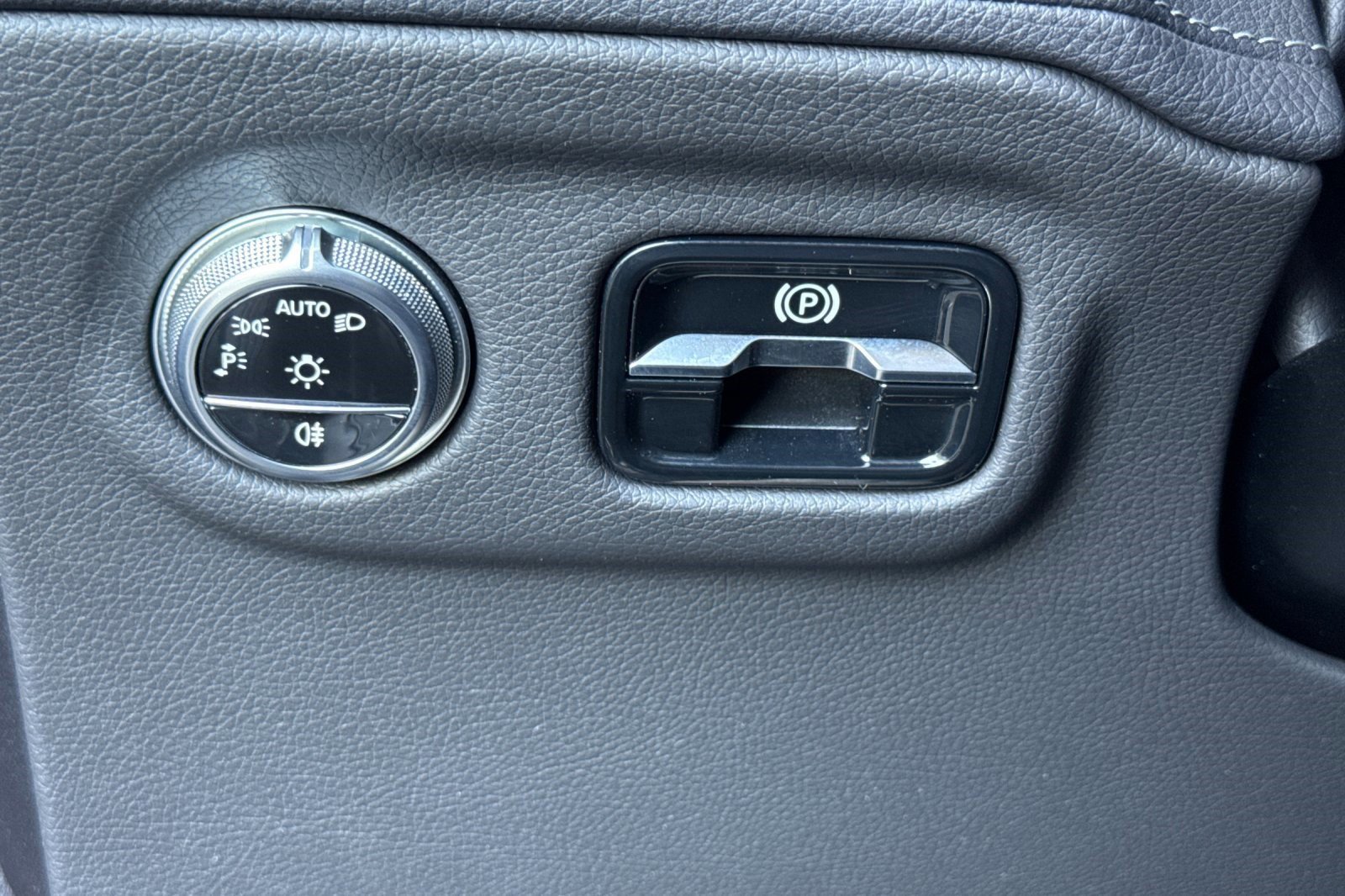 Used 2023 Mercedes-Benz EQS 580 4MATIC SUV image 16