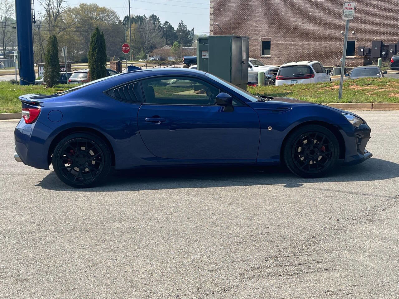 Used 2019 Toyota 86 RWD image 4