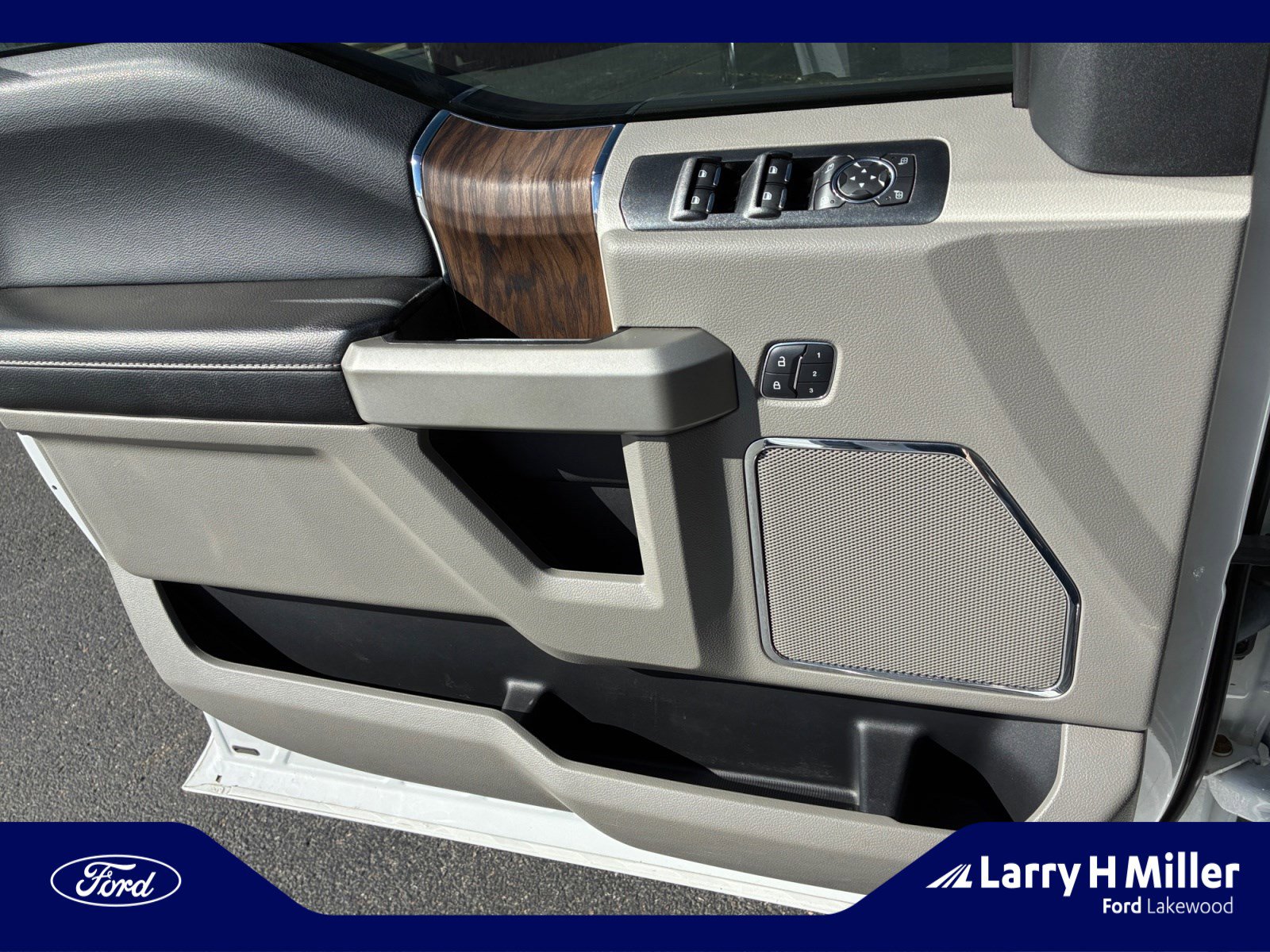 Used 2018 Ford F150 Lariat w/ Equipment Group 502A Luxury image 13