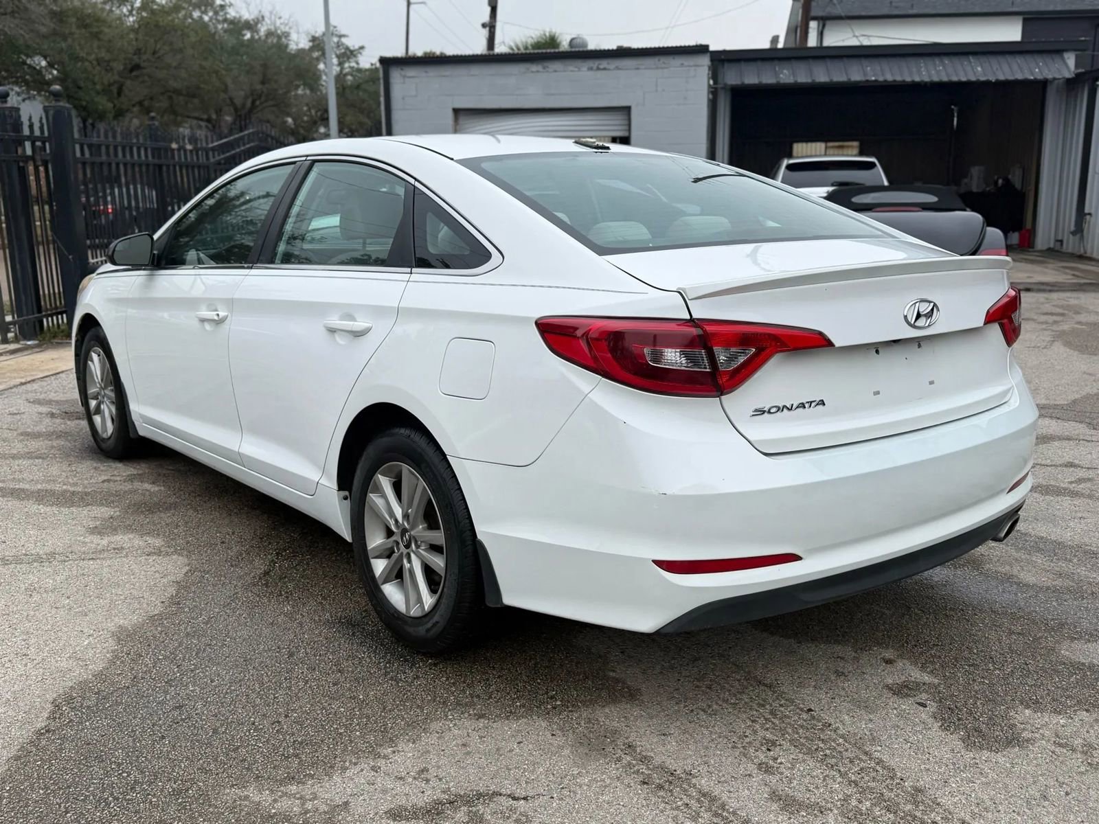 Used 2015 Hyundai Sonata SE w/ Option Group 09 image 6