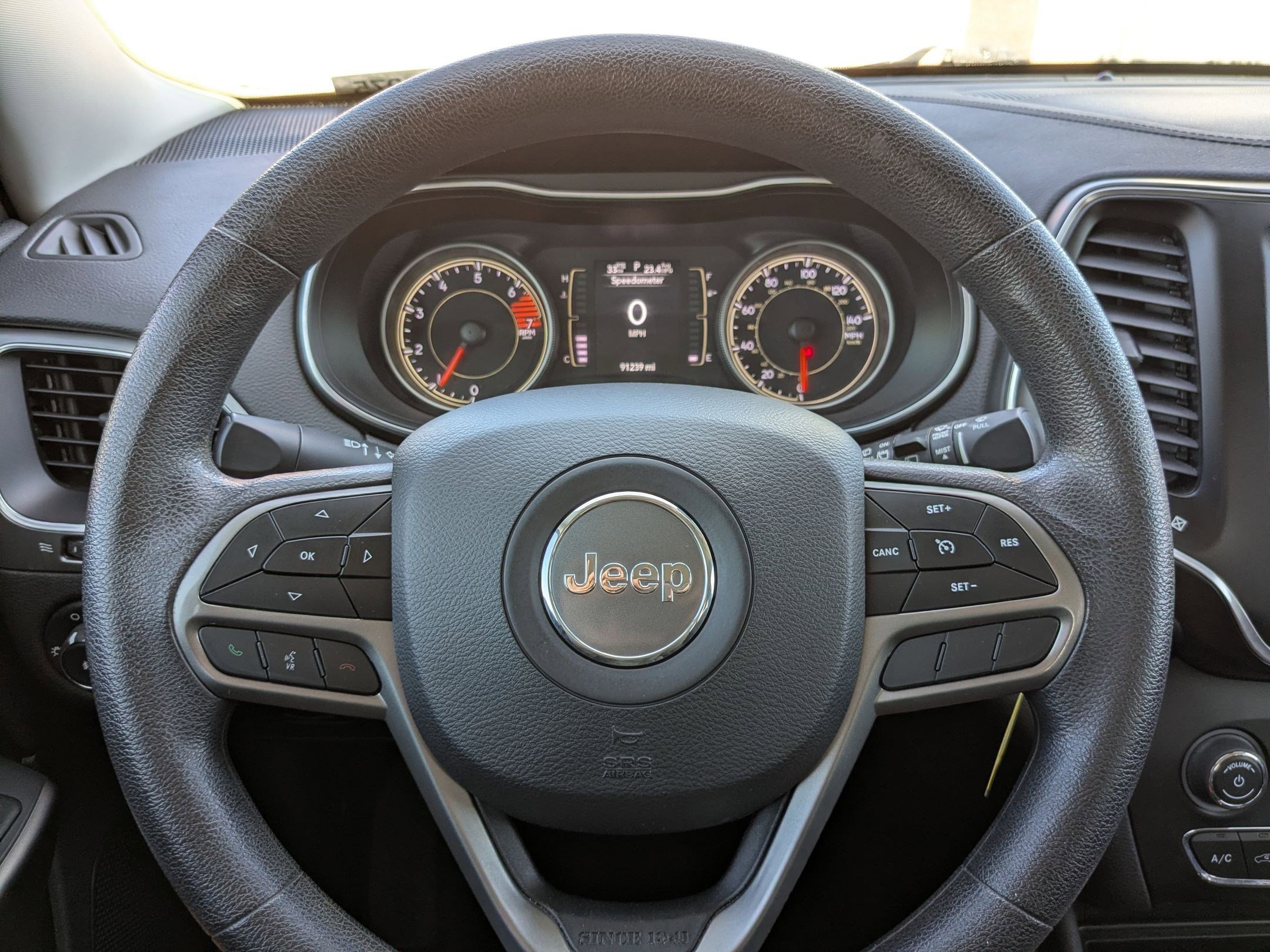Used 2019 Jeep Cherokee Latitude w/ Popular Appearance Group image 15