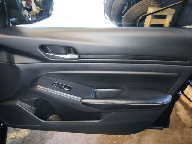 Used 2025 Nissan Altima 2.5 SV FWD image 38