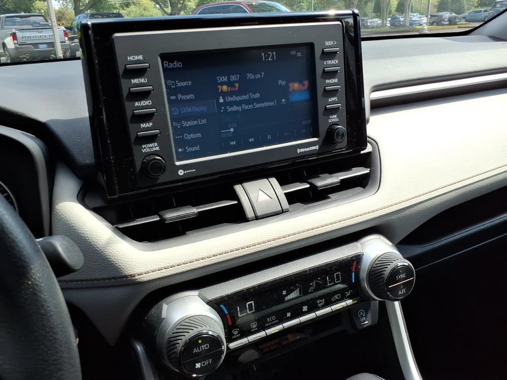 Used 2021 Toyota RAV4 XLE w/ Convenience Package AWD/4WD image 14