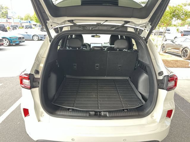 Certified 2023 Ford Escape ST-Line w/ Tech Pack #1 FWD image 25