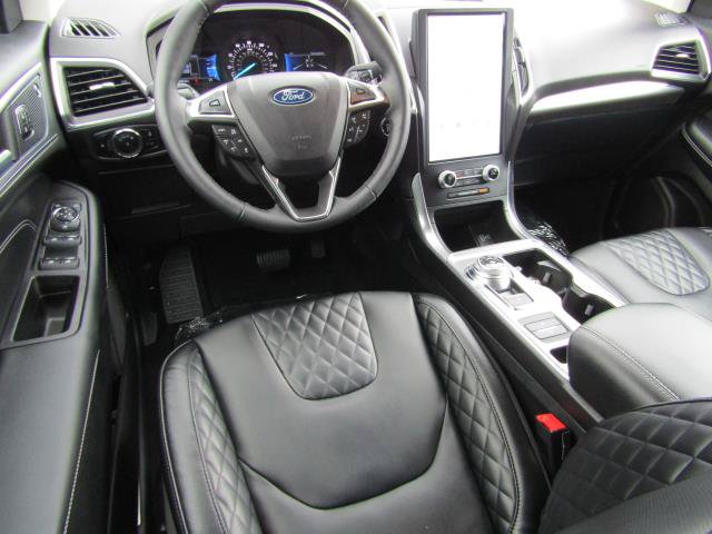 Used 2024 Ford Edge Titanium w/ Equipment Group 301A AWD/4WD image 2