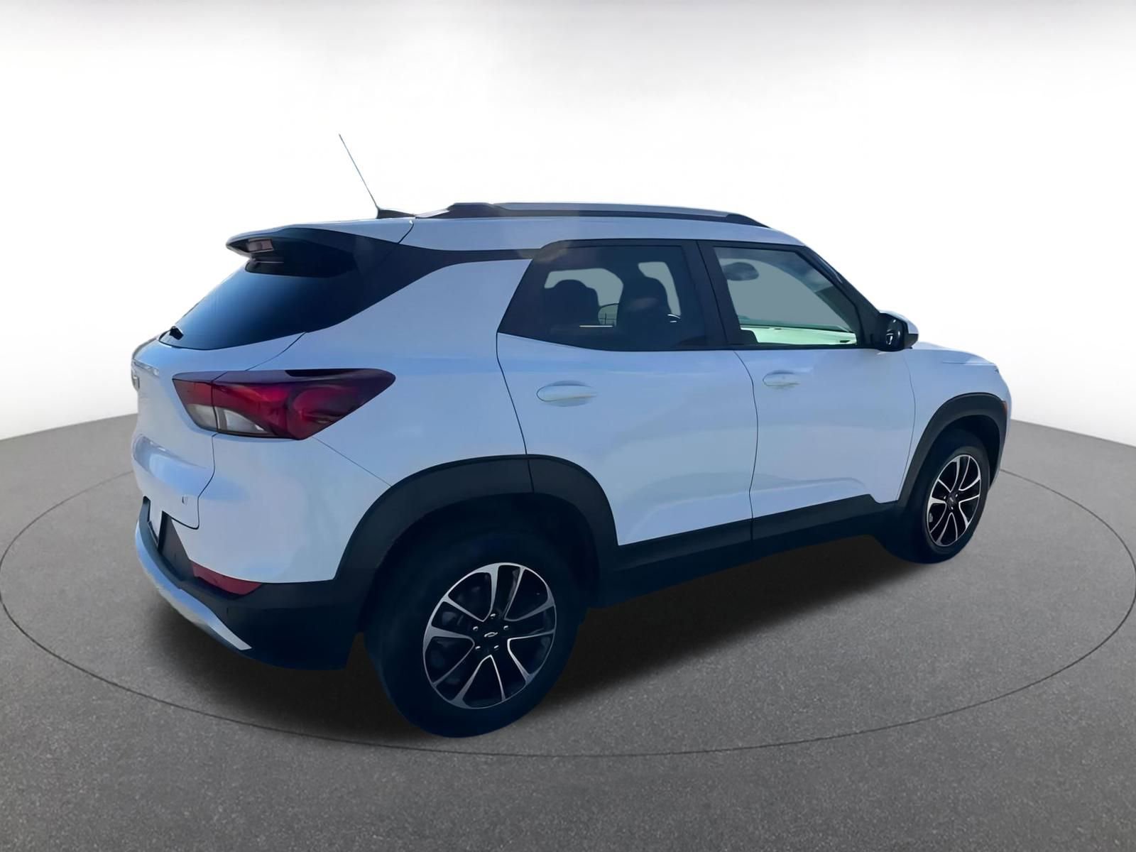 Used 2025 Chevrolet TrailBlazer LT w/ Driver Confidence Package image 15