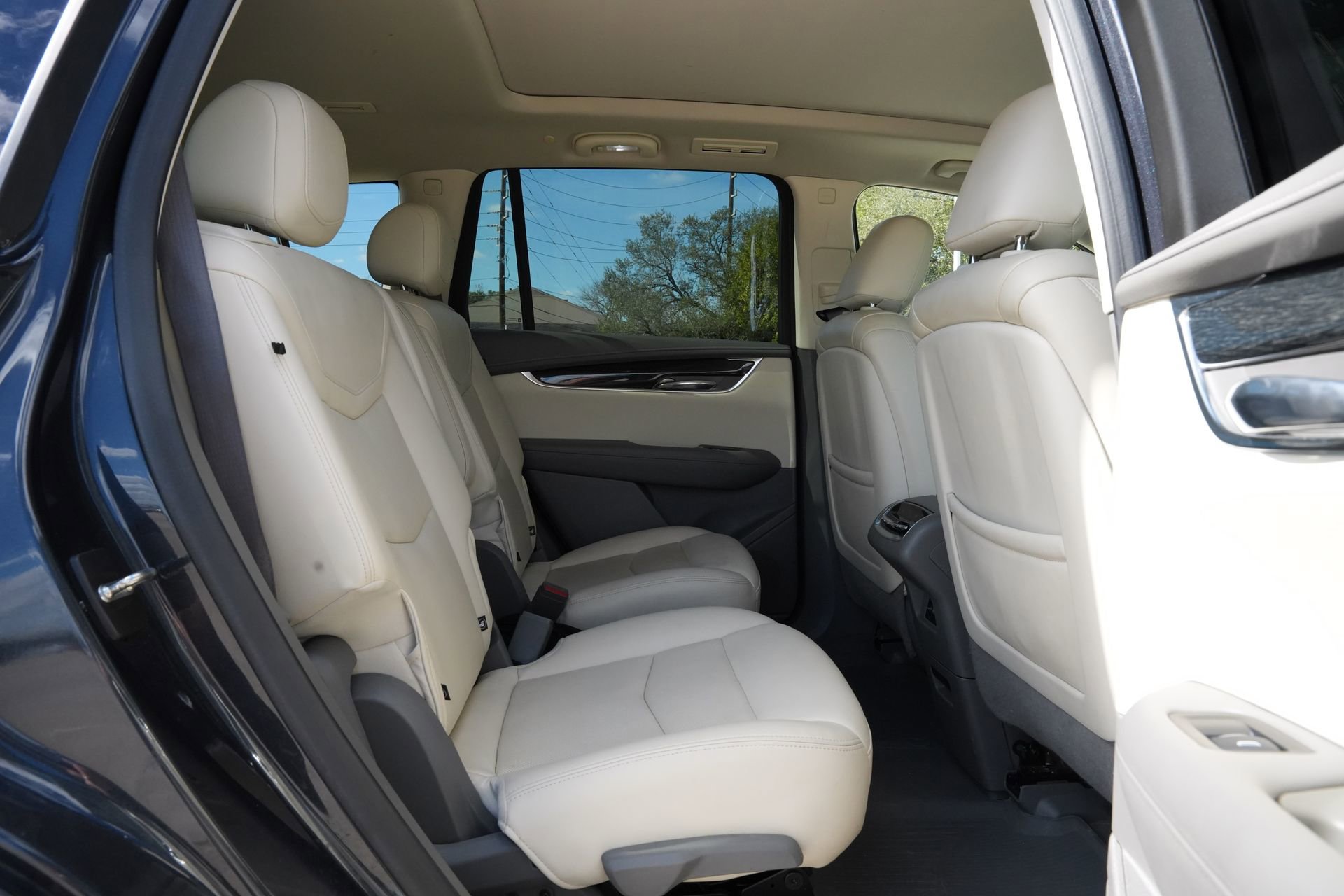 Certified 2022 Cadillac XT6 Premium Luxury w/ Technology Package image 25