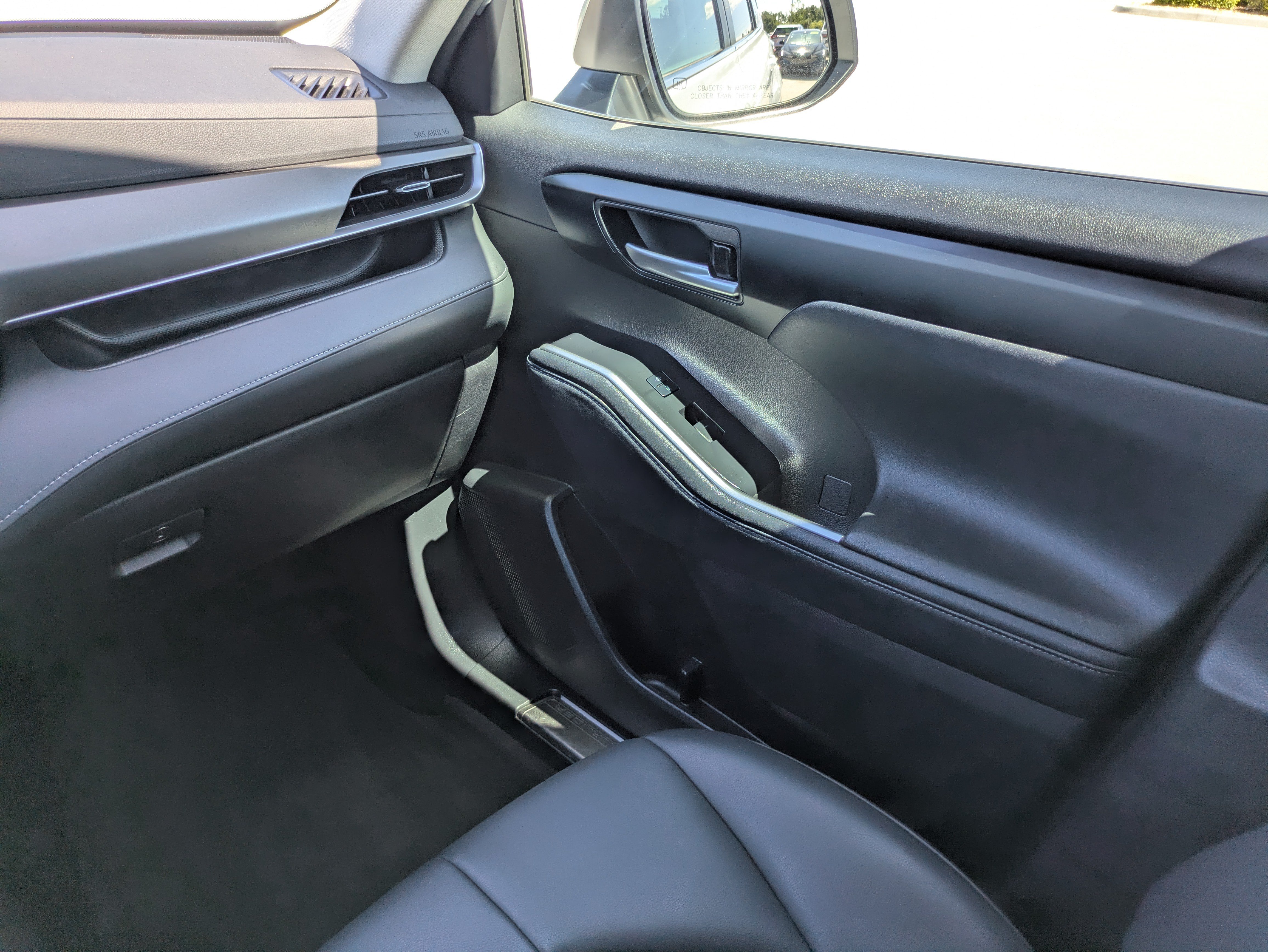 Used 2023 Toyota Highlander XLE AWD/4WD image 17