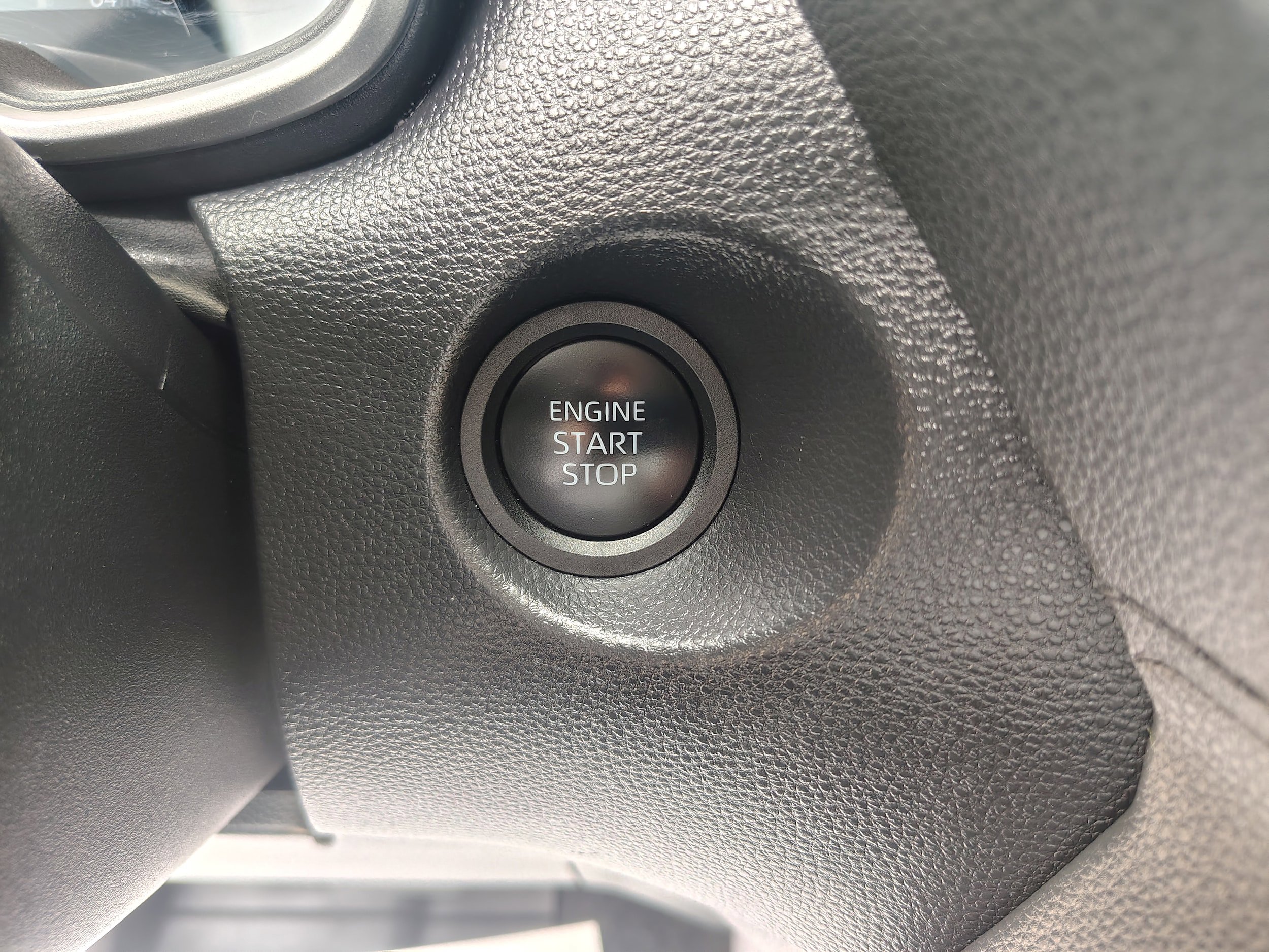 Used 2025 Toyota Corolla Cross XLE w/ Convenience Package AWD/4WD image 31