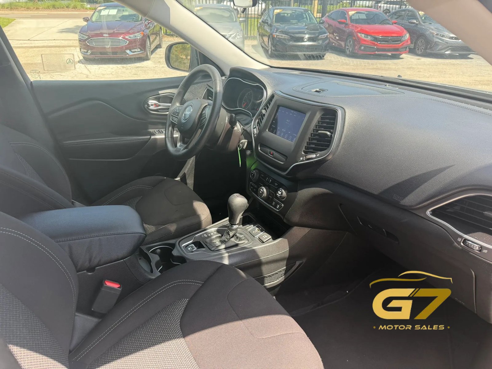 Used 2019 Jeep Cherokee Latitude w/ Popular Appearance Group FWD image 6