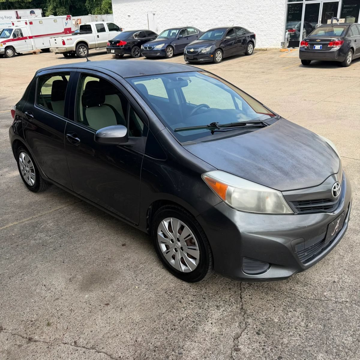 Used 2013 Toyota Yaris LE FWD image 3