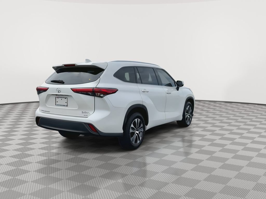 Used 2021 Toyota Highlander XLE FWD image 8