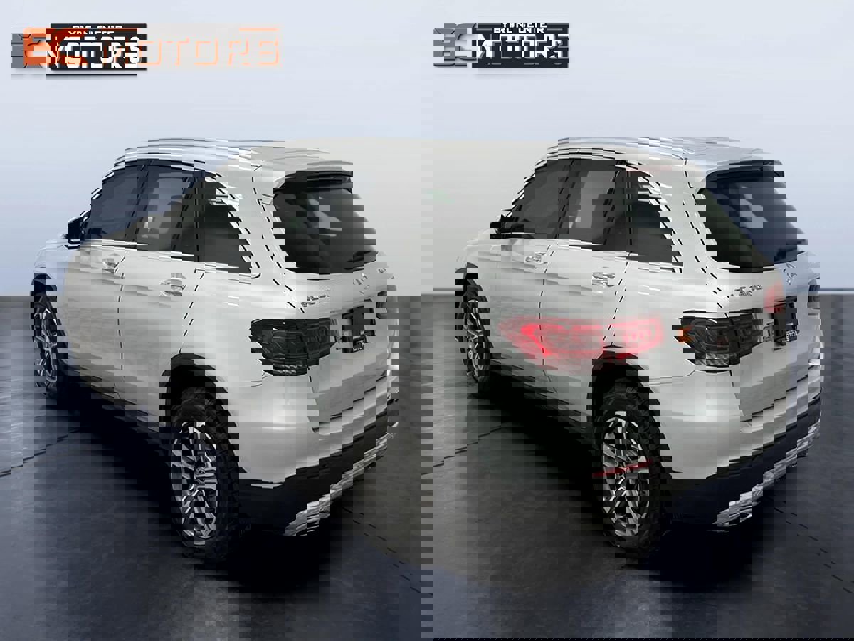 Used 2020 Mercedes-Benz GLC 300 4MATIC image 4