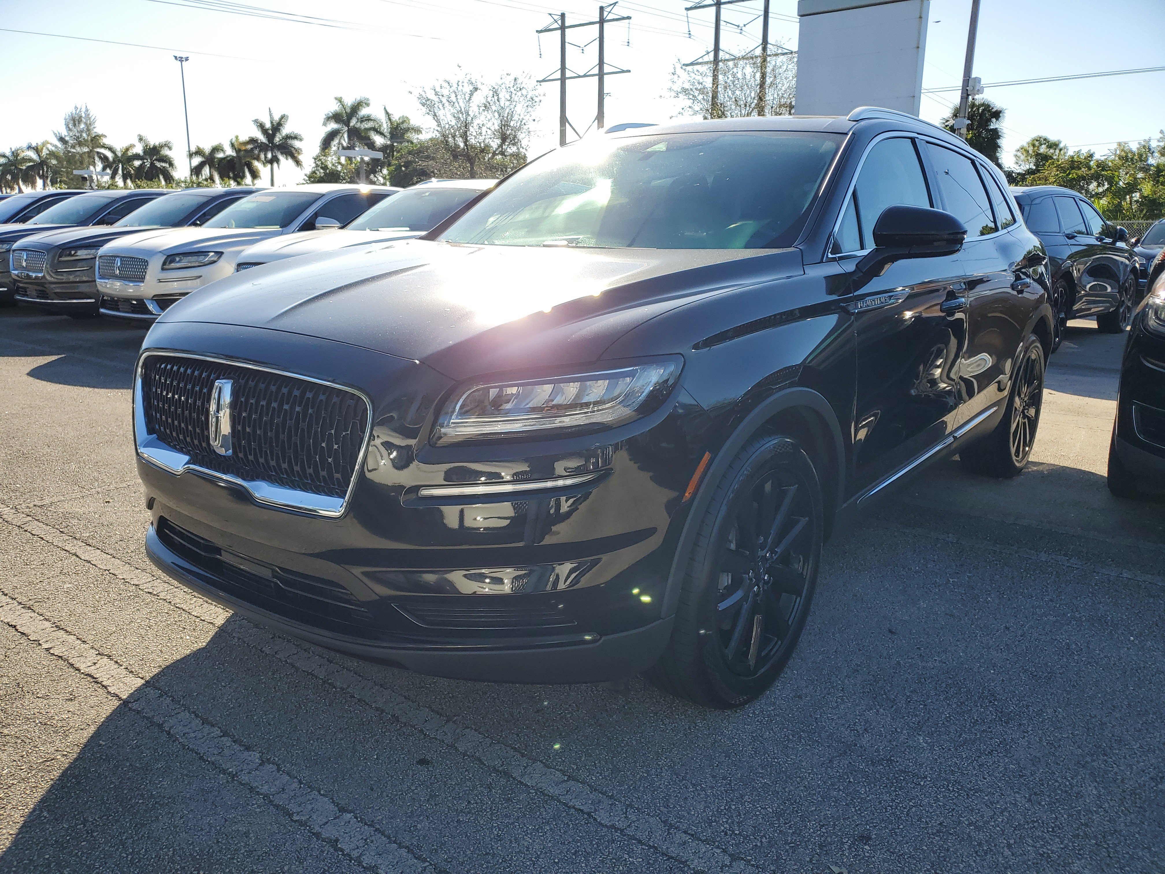 Certified 2023 Lincoln Nautilus Reserve w/ Monochromatic Package FWD image 3
