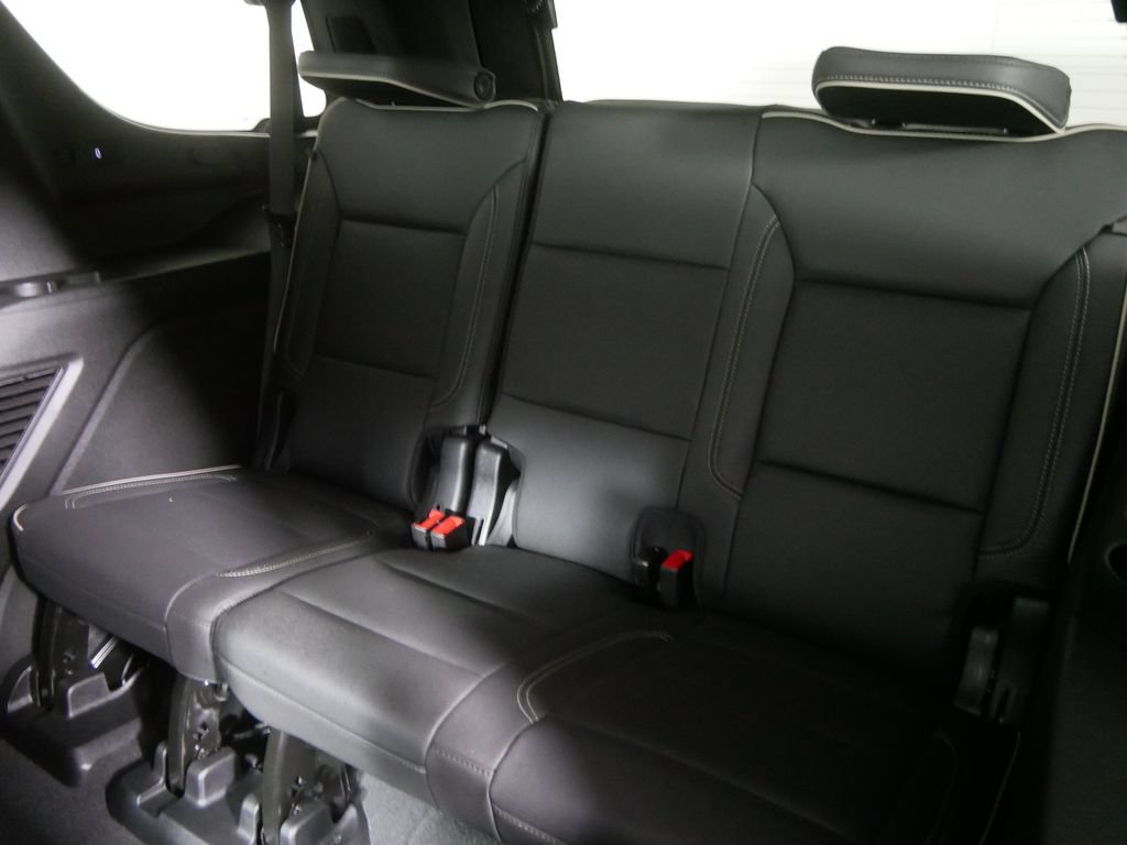 Used 2024 Chevrolet Tahoe Premier AWD/4WD image 24