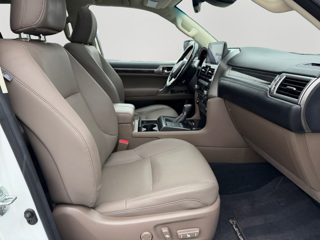 Used 2022 Lexus GX 460 Premium w/ Premium Plus Package image 9