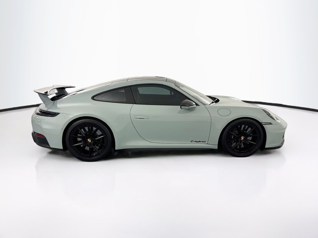 Used 2025 Porsche 911 Carrera 4 GTS AWD/4WD image 4